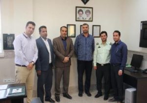در آئینی چهار دهیار بخش کهریزک با فرمانده کلانتری ۱۷۵ باقرشهر به مناسبت هفته ناجا دیدار کردند